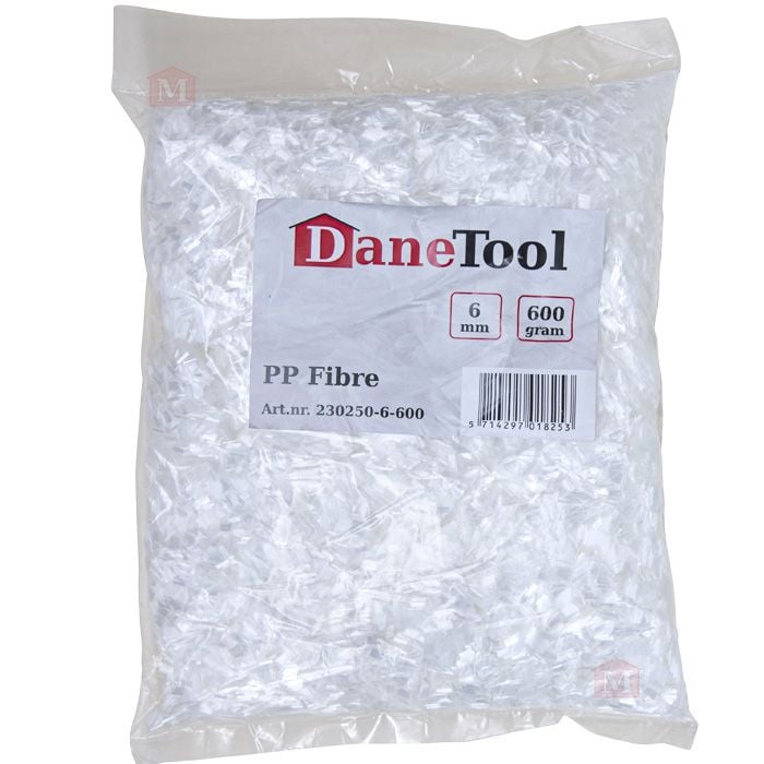 DaneTool PP Microfibre i hvid farve i med en fiberstørrelse på 6 mm. Pose med 600 gram. Tilsættes til beton eller mørtel, virker som armering og hjælper til at undgå revner.