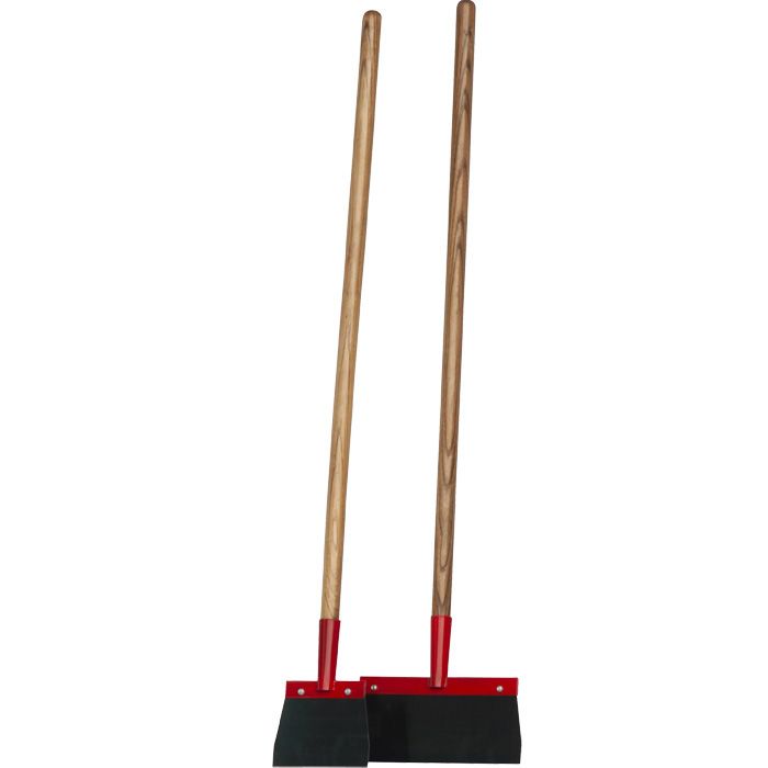 Gratspade fra Sprehn med håndtag af træ og hærdet klinge med en bredde på 150 mm. Anvendes til at fjerne grater i beton, sammenstøbninger og rensning af forskallingsbrædder.