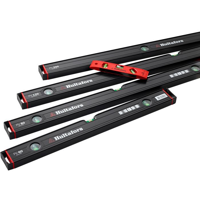 PV vaterpas fra Hultafors i sort farve med ekstra stærk aluminiumsprofil som måler 59 x 26 mm og vejer 880 g/m.
Tolerancen i normal pos ±0,5 mm/m, omvendt pos ±0,5 mm/m
Fokus libelle med farvemarkeringer for let aflæsning og med en 200 mm radius, der gi
